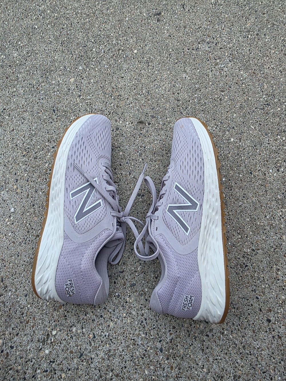 New Balance Women's Lavender Sneaker Women Size 8.5 - Picture 10 of 12